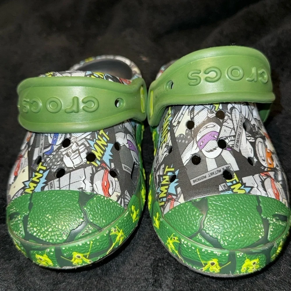 CROCS BUMP IT TMNT CLOG Yth's (M) Black Croslite Slip-On Clogs